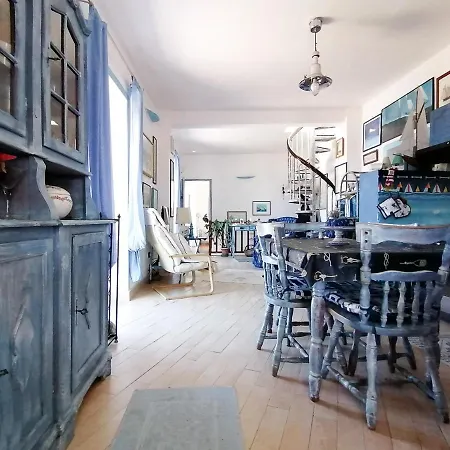 Blue Sky Apartment